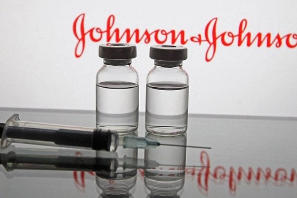 Εμβόλιο Johnson & Johnson: Αναστέλλονται στις ΗΠΑ οι εμβολιασμοί λόγω περιστατικών θρόμβωσης