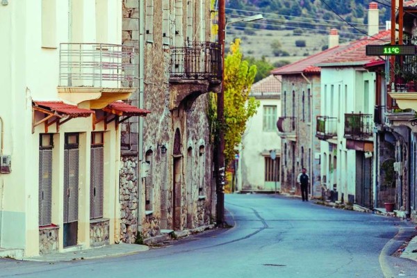 3+1 οικονομικοί προορισμοί κοντά στην Αθήνα για να πάτε οδικώς