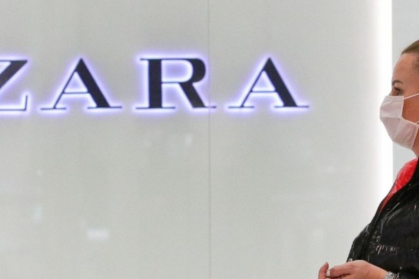 ZARA: Ψηλόμεσο τζιν παντελόνι μόνο με 25,95€ - Το απόλυτο κομμάτι για τις εμφανίσεις σας