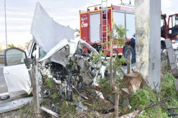 Εικόνες φρίκης από το τροχαίο δυστύχημα στην Ημαθία - Νεκρός 49χρονος