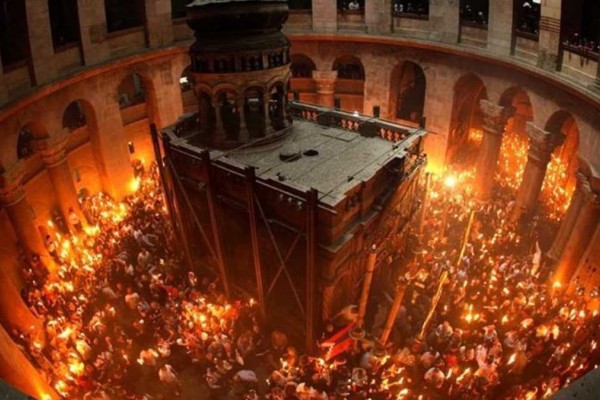 Άγιο Φως: Live η τελετή αφής του στον Πανάγιο Τάφο