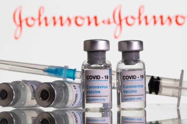 Συναγερμός στη Θήβα: Θρόμβωση για 45χρονη μετά το εμβόλιο της Johnson & Johnson