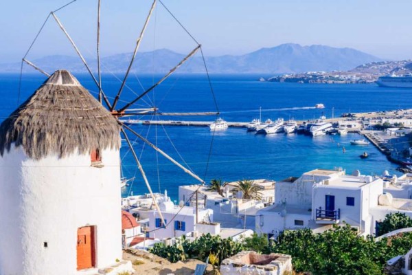Το ελληνικό νησί που «μάγεψε» μέχρι και το CNN - Ο θρυλικός του φάρος και μια ιστορία που λίγοι ξέρουν