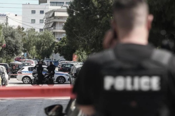 Κηφισιά: Παραδόθηκε ο 47χρονος που πυροβόλησε τον αδελφό του!