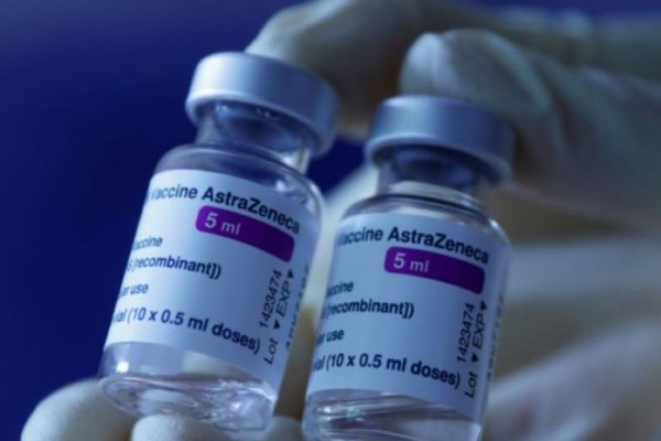 Εμβόλιο AstraZeneca: Η τελική απόφαση της επιτροπής για τους κάτω των 60 - Τι θα γίνει με όσους έκαναν την πρώτη δόση
