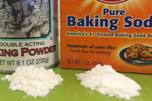 Σε τι διαφέρει το baking powder από τη μαγειρική σόδα;- Ποια τα οφέλη και ποιοι οι κίνδυνοι της δεύτερης;