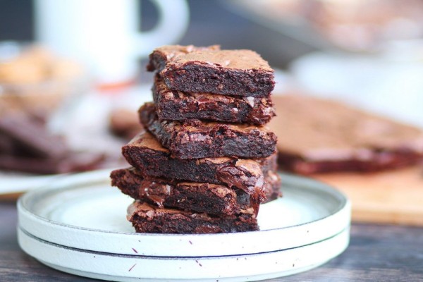  Πανεύκολα λαχταριστά brownies για τους λάτρεις της σοκολάτας