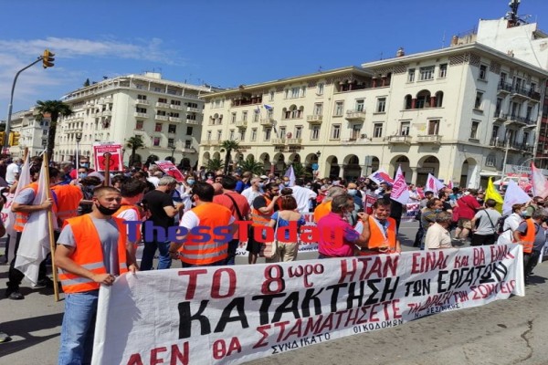 Θεσσαλονίκη: Μαζικές πορείες ενάντια στο νομοσχέδιο για τα εργασιακά παρά τη δυνατή βροχή