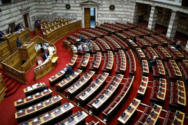 Εργασιακό: Χτύπησε «κόκκινο» το θερμόμετρο στη Βουλή για τις αλλαγές που ψηφίζονται σήμερα  – πυρά από την αντιπολίτευση