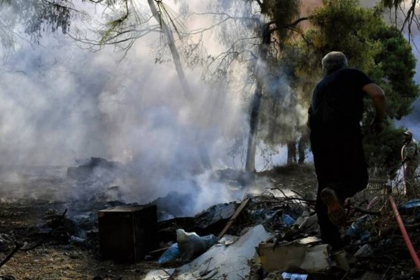 Φωτιά στην Αχαΐα: Απομακρύνθηκαν παιδιά από κατασκήνωση της περιοχής