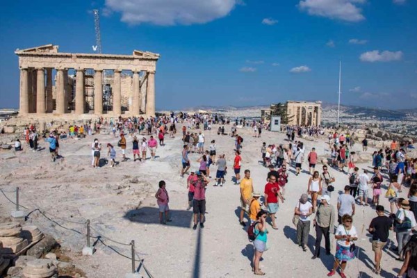 Τρόμος για τον τουρισμό: Η Γερμανία ζητά να μην ταξιδεύουν οι πολίτες της στην Ελλάδα!