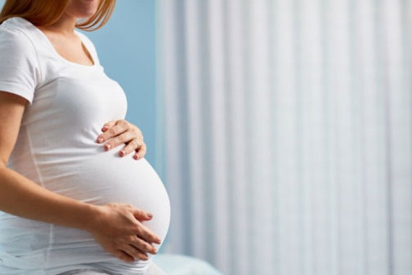 Σοκ στη Λαμία - Κλώτσησε έγκυο κοπέλα στην κοιλιά