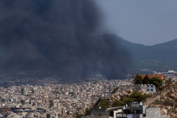 Φωτιά στο Μαρκόπουλο Αττικής