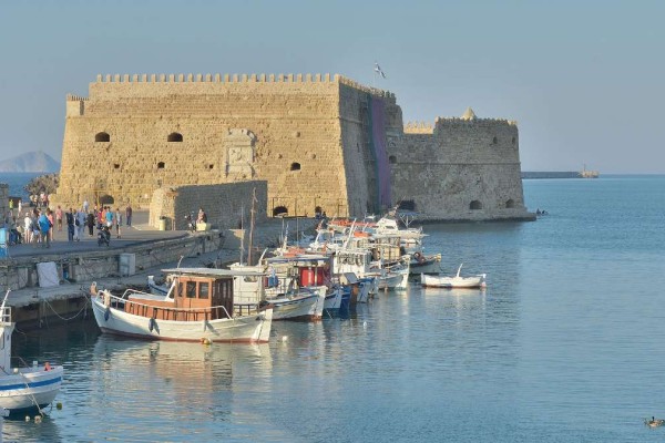 Κορωνοϊός: Σε lockdown το Ηράκλειο Κρήτης από αύριο