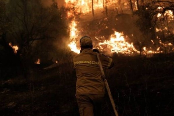 Φωτιά στη Μάνη: Τραγωδία στη Λακωνική πλευρά - Σε συναγερμό Αρεόπολη και Γύθειο