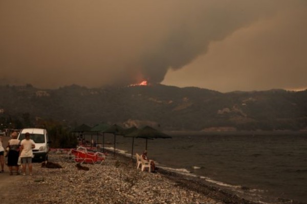 Φωτιά στην Εύβοια: Πληροφορίες για εγκλωβισμένη έγκυο στις Μηλιές