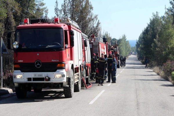 Φωτιά στην Αττική: Απόπειρα εμπρησμού καταγγέλλει ο δήμαρχος Ελληνικού - «Μεγεθυντικός φακός σε ξερά χόρτα»