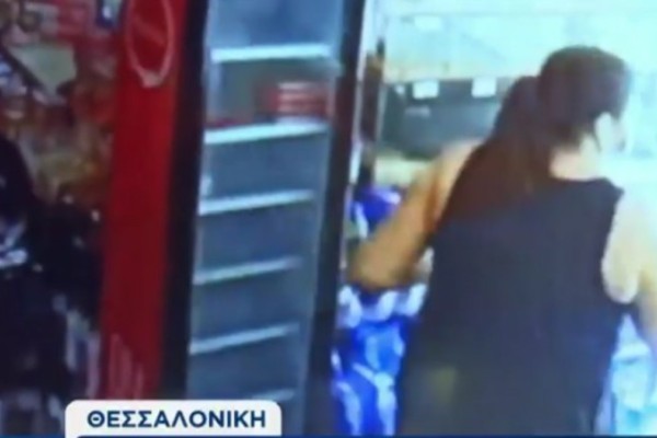 Θεσσαλονίκη: Ιδιοκτήτρια κάβας έδιωξε ληστή πετώντας μπουκάλια και απειλώντας τον με σφυρί