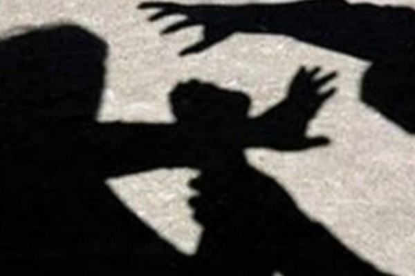 Πάτρα: Έδερνε τη γυναίκα του και του φώναζαν να σταματήσει - Μέτρα της Αστυνομίας για την ενδοοικογενειακή βία