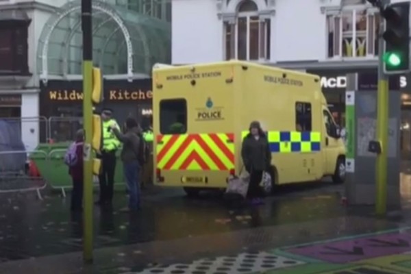 Άγρια δολοφονία στη Βρετανία: Έσφαξαν 12χρονη στη μέση του δρόμου (Video)