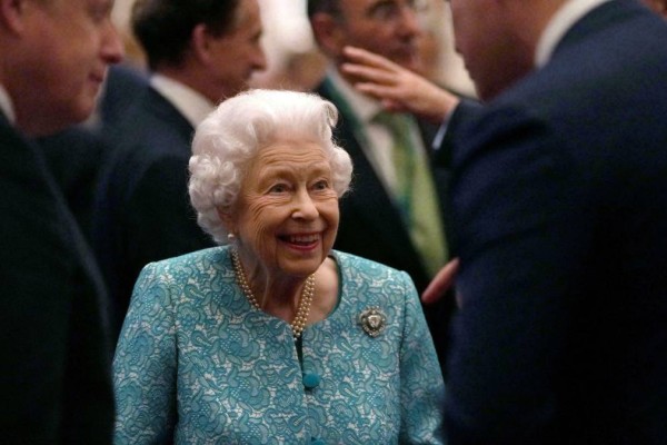 Το παίρνει απόφαση η Βασίλισσα Ελισάβετ: Αφήνει το θρόνο της Βρετανίας!