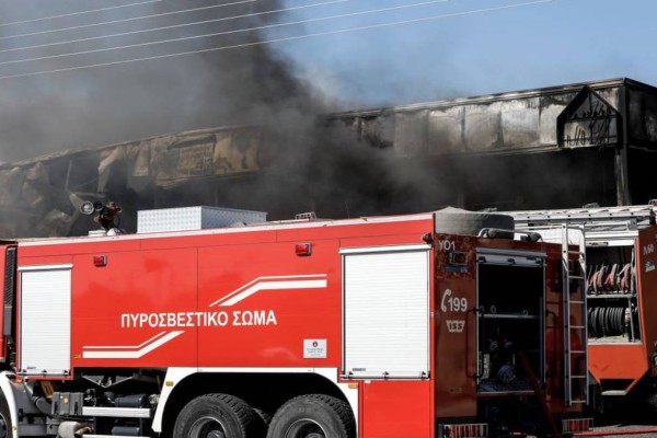 Πυρκαγιά σε ισόγειο χώρο στην οδό Γούναρη στον Πειραιά - Κυκλοφοριακές ρυθμίσεις στην περιοχή