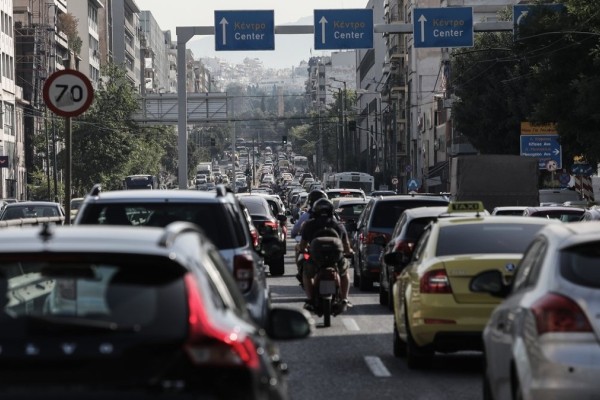 Κυκλοφοριακό κομφούζιο στους δρόμους της Αττικής - Που παρατηρείται μποτιλιάρισμα (photo)