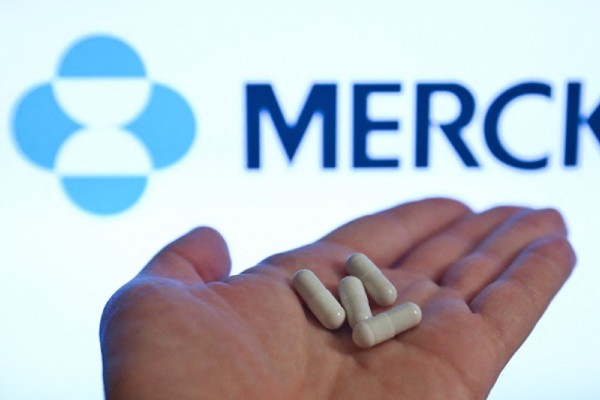 Χάπι της Merck για τον κορωνοϊό και μονοκλωνικά: Πότε αναμένονται στην Ελλάδα - Σε τι ποσότητες