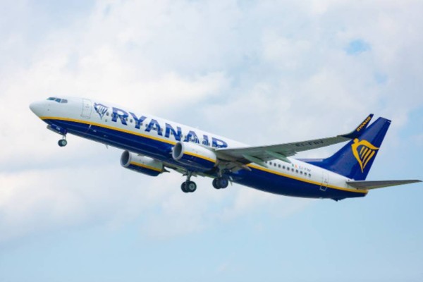 Ryanair: Ασύλληπτες προσφορές για τα Χριστούγεννα!