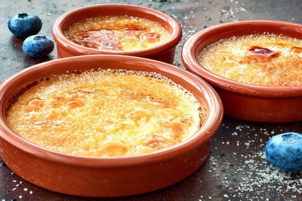 Crema catalana: Συνταγή για την αυθεντική ισπανική crème brûlée