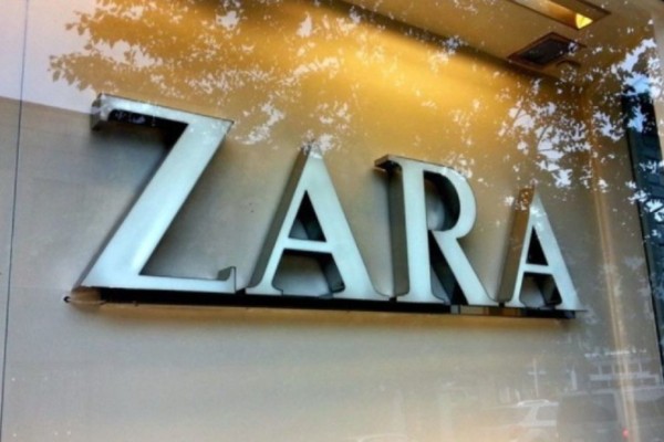 Ζεστό και χοντρό μπουφάν με 29,99 ευρώ στα Zara - Σε 2 χρώματα που ταιριάζουν με όλα