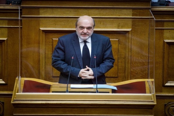 «Κατέρρευσε» στη Βουλή ο Τρύφωνας Αλεξιάδης - «Δεν αισθάνομαι καλά» (Video)