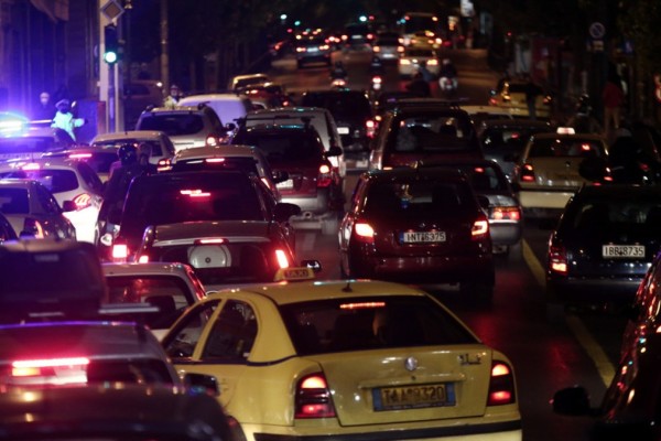 «Έμφραγμα» διαρκείας στην Αθήνα: Διακοπή κυκλοφορίας στο κέντρο και κίνηση... παντού