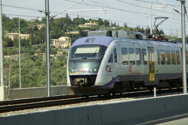 Προαστιακός: Επανέρχονται την Τρίτη τα δρομολόγια που είχαν ανασταλεί λόγω εργασιών