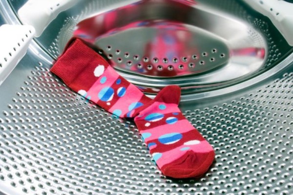 Τα δύο έξυπνα tips για να μην χάσετε ποτέ ξανά κάλτσα στο πλυντήριο!