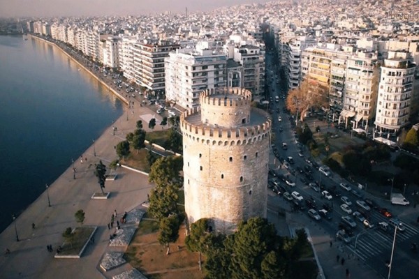 Αδιανόητο περιστατικό στην Θεσσαλονίκη: Γυναίκα παρίστανε τη γιατρό και πουλούσε 
