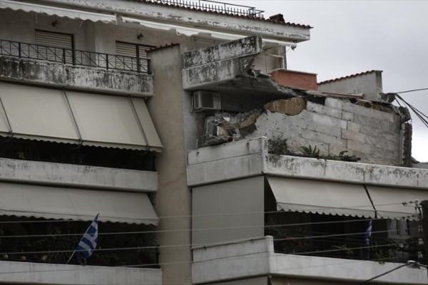 Μαρούσι: 84χρονος έπεσε από μπαλκόνι – Δίνει μάχη για να κρατηθεί στη ζωή