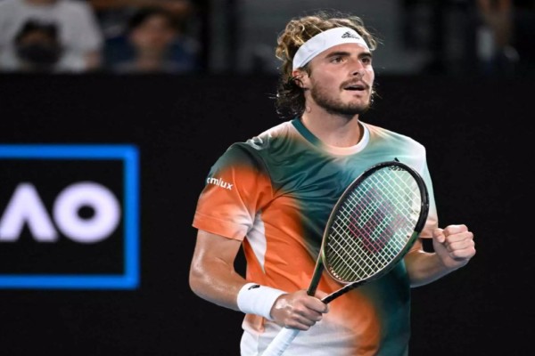 Australian Open: Συνεχίζει απτόητος ο Τσιτσιπάς στους 