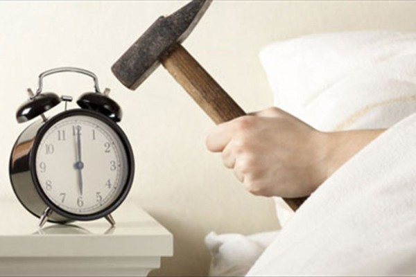 Σας δυσκολεύει το πρωινό ξύπνημα; 6 τρόποι για να το κάνετε εύκολη υπόθεση