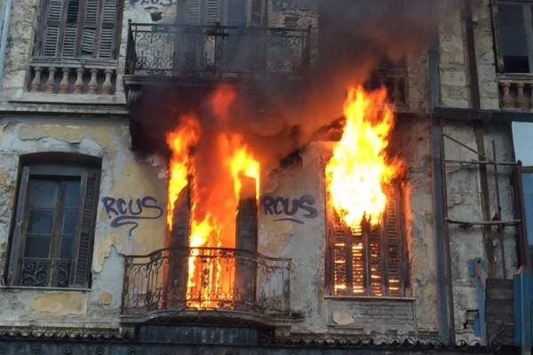 Φρίκη με φωτιά σε οίκο ευγηρίας - Τουλάχιστον πέντε νεκροί