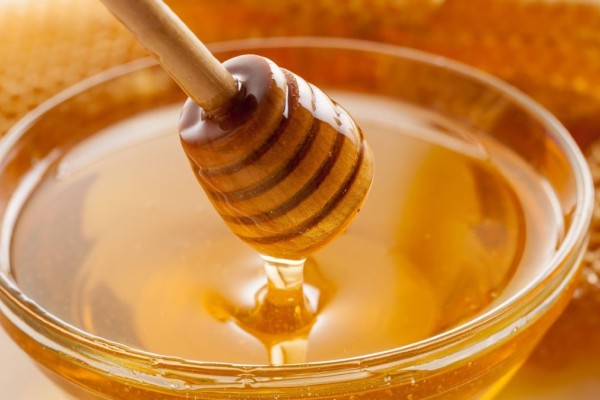 Θαυματουργό μέλι: Αυτές είναι οι 4 άγνωστες χρήσεις του