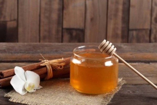 Απίστευτο: Δείτε τι θα σας συμβεί αν τρώτε καθημερινά μέλι και κανέλα