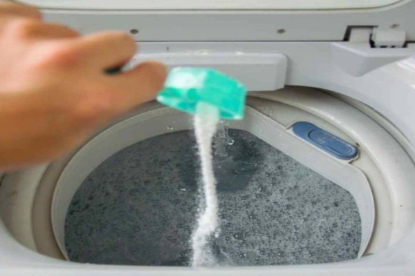Κάντε το: Ρίξτε μαγειρική σόδα στο πλυντήριο και σκοτώστε τα μικρόβια και τις μυρωδιές