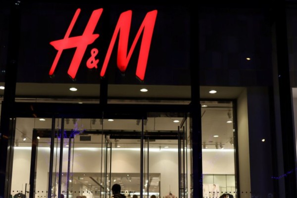 Το εκπτωτικό παλτό των H&M που δεν πρέπει να λείπει από τη ντουλάπα σου