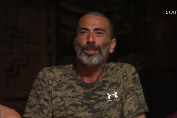 Survivor 5: «Καυτή» κοκκινομάλλα με τατουάζ - Αυτή είναι η κατά 14 χρόνια μικρότερη σύντροφος του Βαλάντη