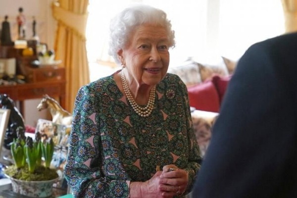 «Βόμβα» στο Buckingham: Παραιτείται η Βασίλισσα Ελισάβετ;