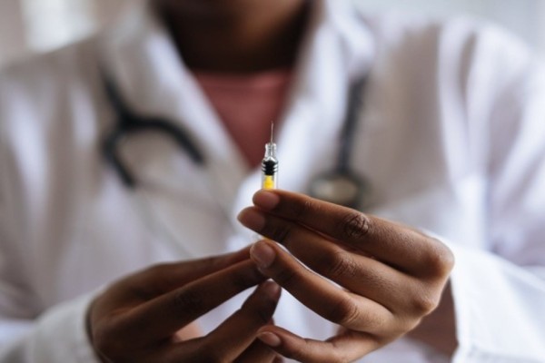 Κορωνοϊός - Επίσημο: Αρχές Μαρτίου ξεκινούν οι εμβολιασμοί με το Novavax στη χώρα μας (video)
