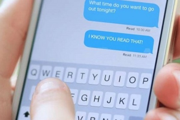 Facebook: Με αυτό το κόλπο μπορείτε να διαβάζετε μηνύματα χωρίς να το βλέπουν οι άλλοι!