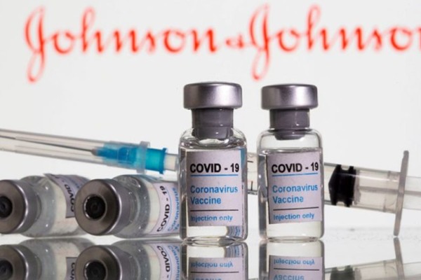 Θα χρειαστεί τρίτη δόση για όσους εμβολιάστηκαν με Johnson & Johnson; - Τι απαντά η Μαρία Θεοδωρίδου