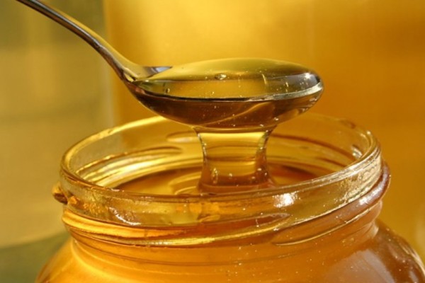 Έτσι θα διαπιστώσετε αν το μέλι που αγοράσατε είναι νοθευμένο